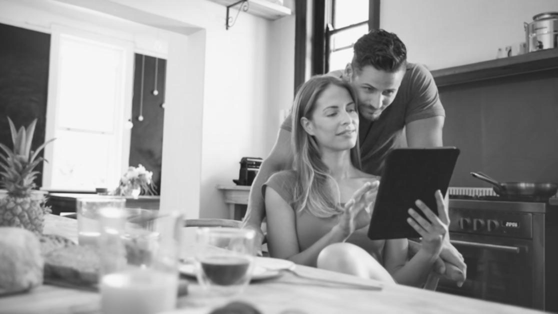 První konzultační schůzka s firemním klientem v kanceláři Charttex