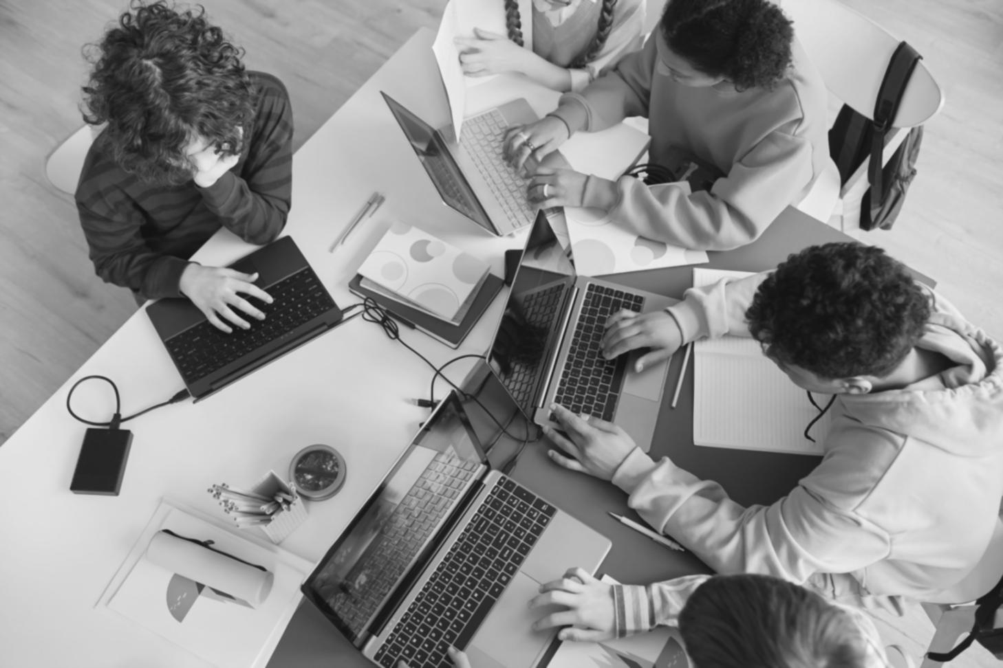 Detailní analýza finančních výkazů a účetních dokumentů